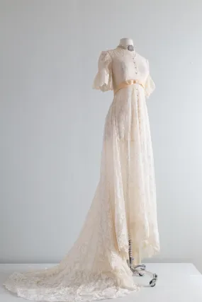1960s Ivory Lace Wedding Gown Buttons Down The Front / Small