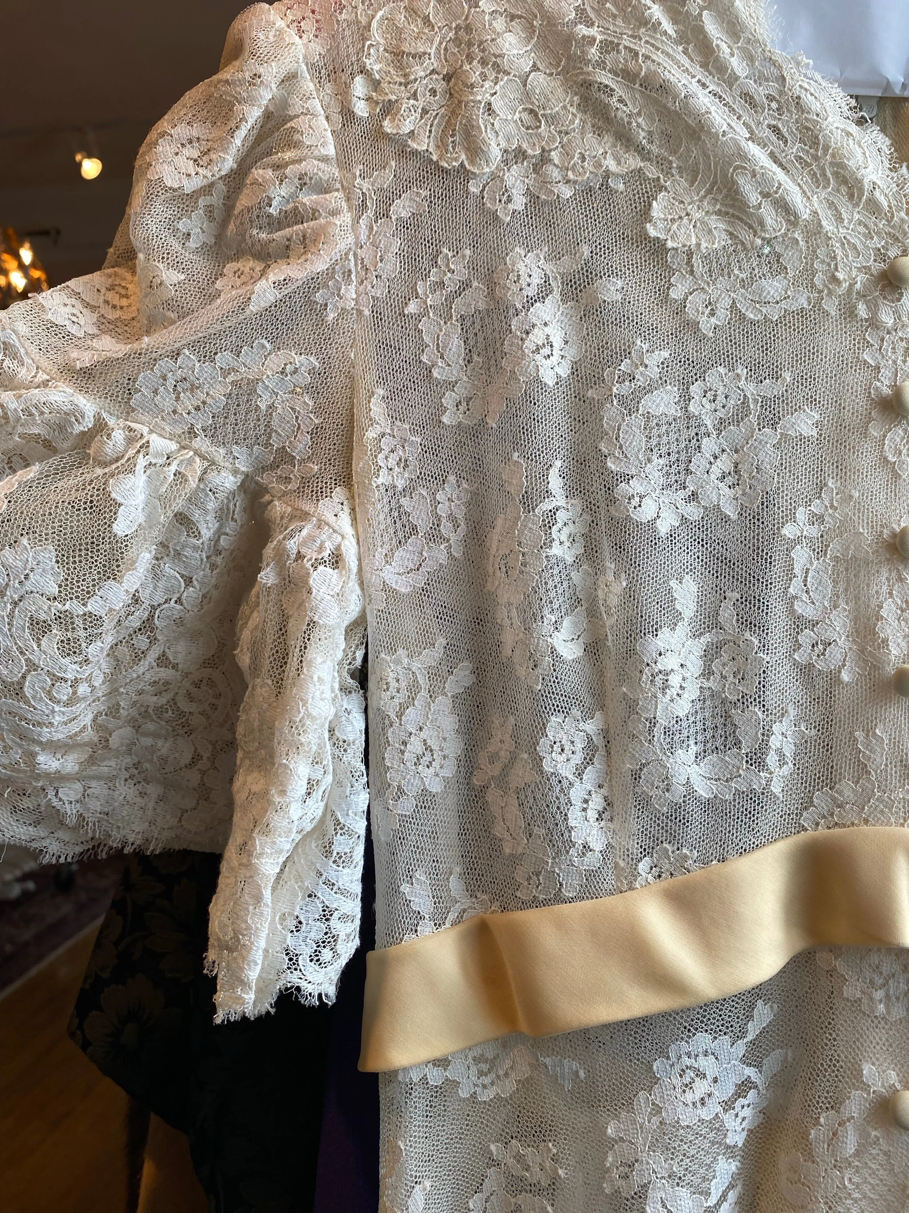 1960s Ivory Lace Wedding Gown Buttons Down The Front / Small