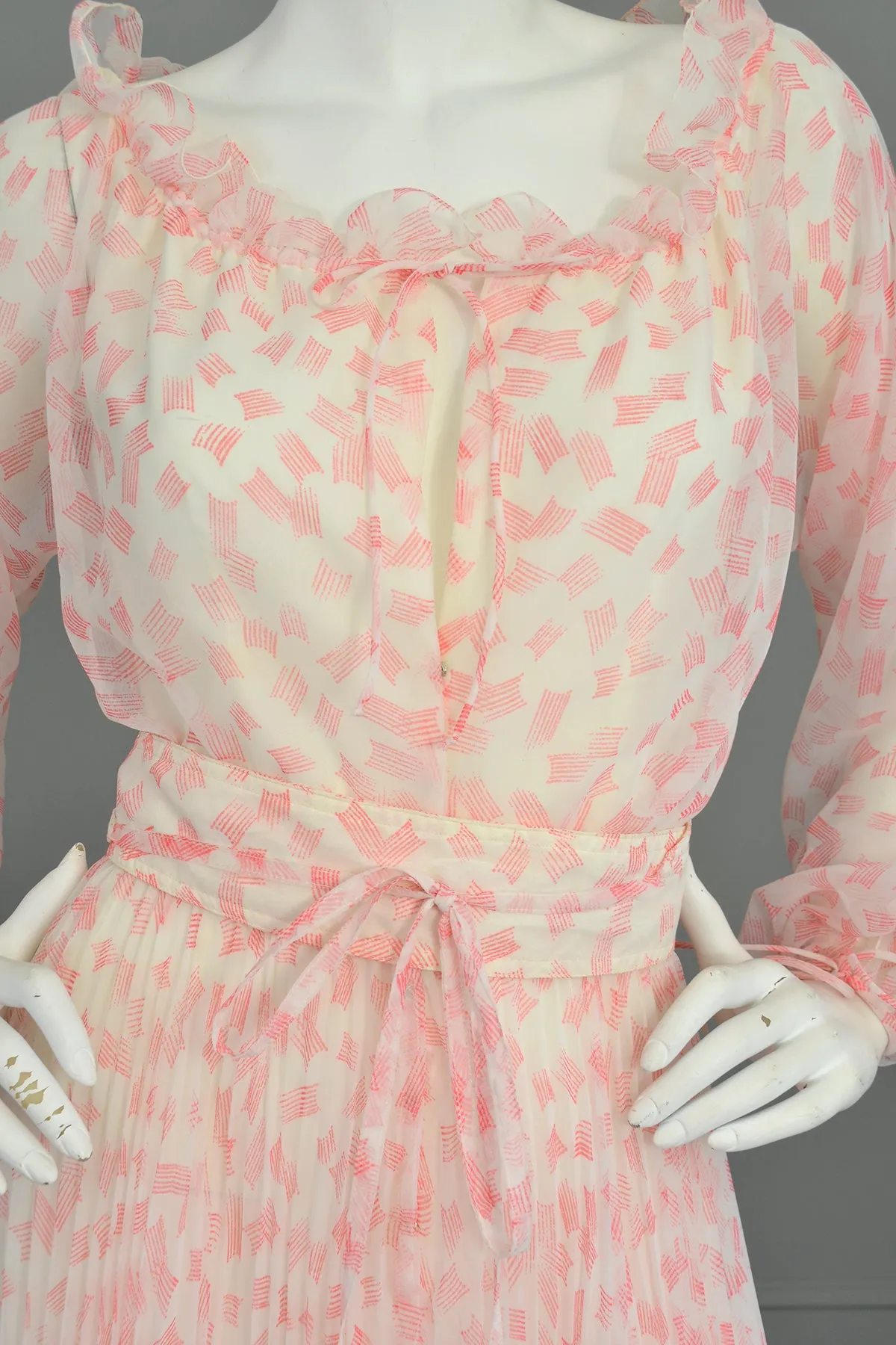 1970s Vintage Albert Capraro Poly Chiffon Retro Ruffles Pleats Peasant Dress