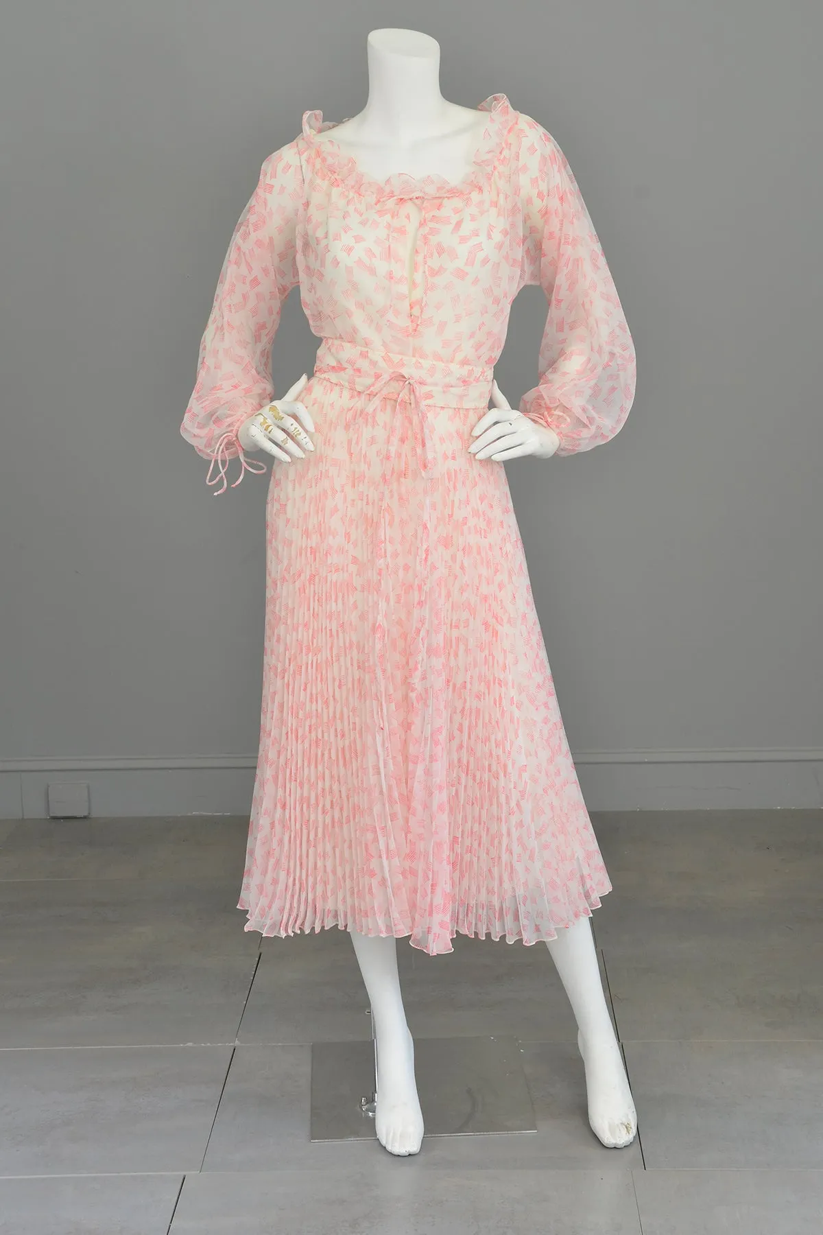 1970s Vintage Albert Capraro Poly Chiffon Retro Ruffles Pleats Peasant Dress