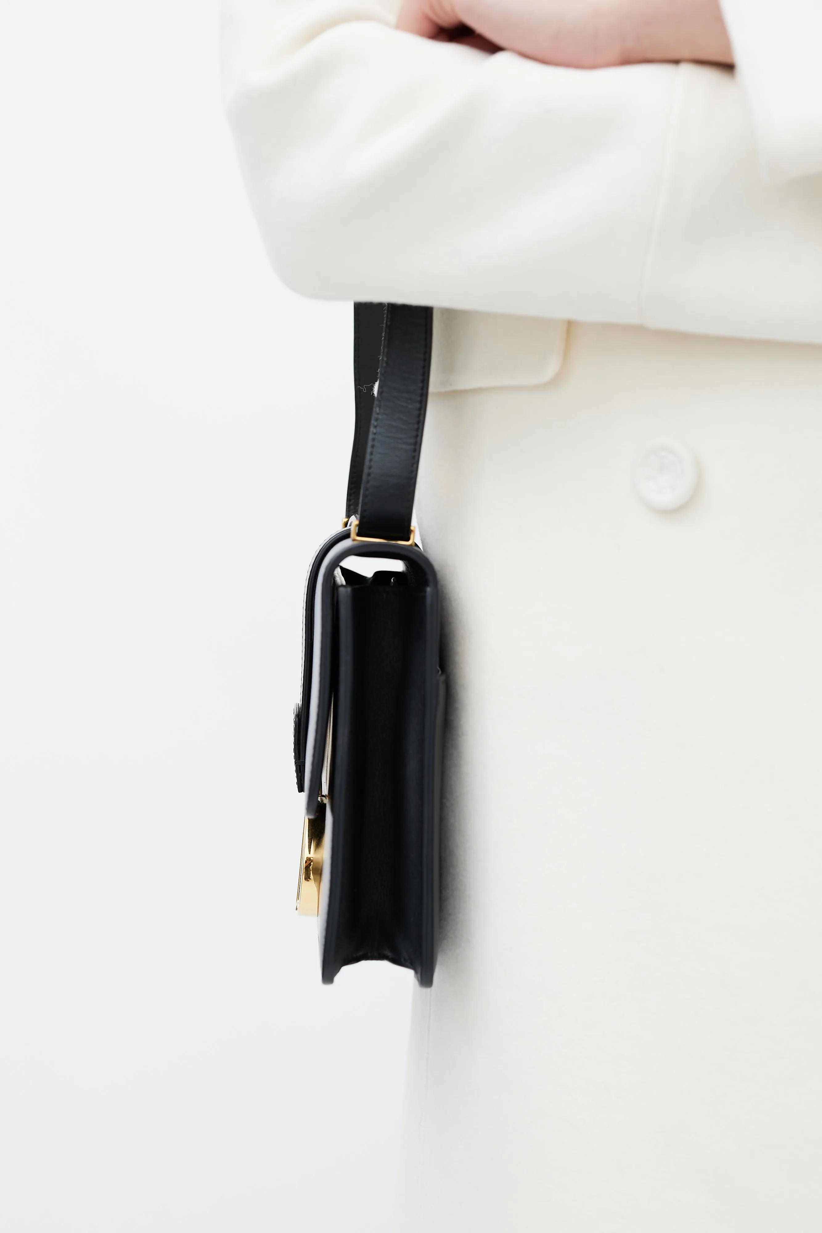 2019 Black Leather Small 30 Montaigne Shoulder Bag