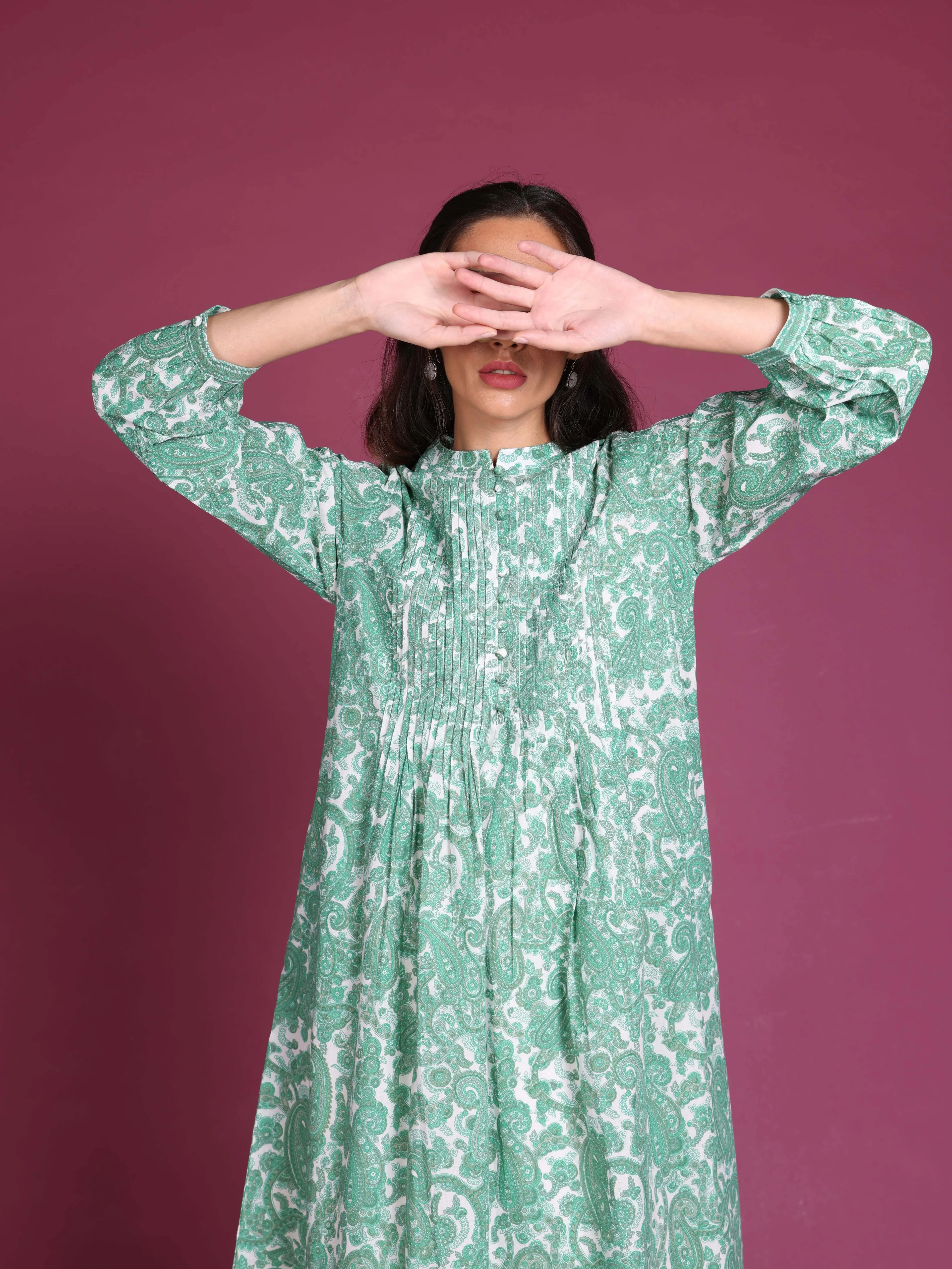Gol - E - Paisli Sabz Kaftan