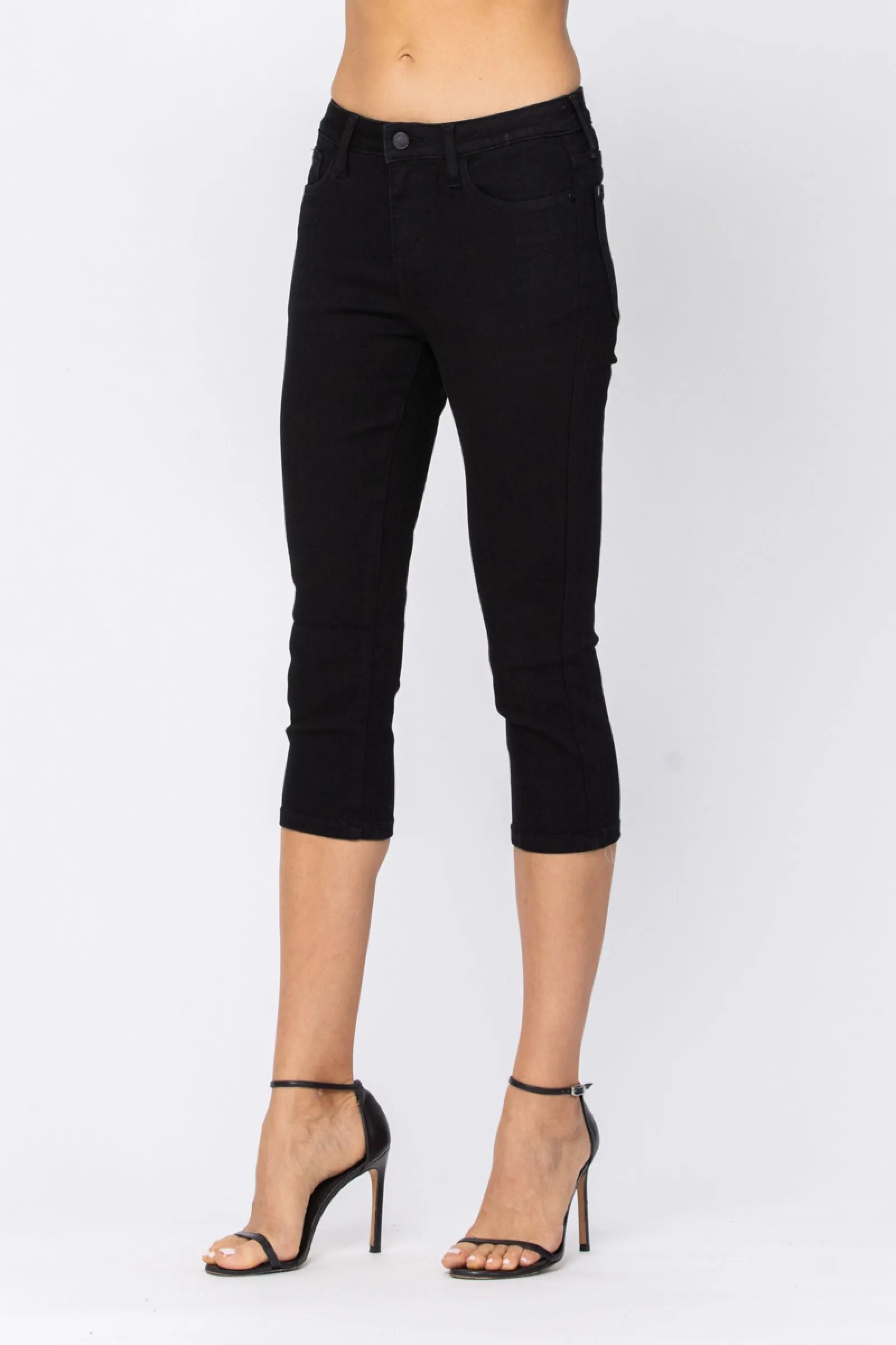 Judy Blue: Black Capri Denim