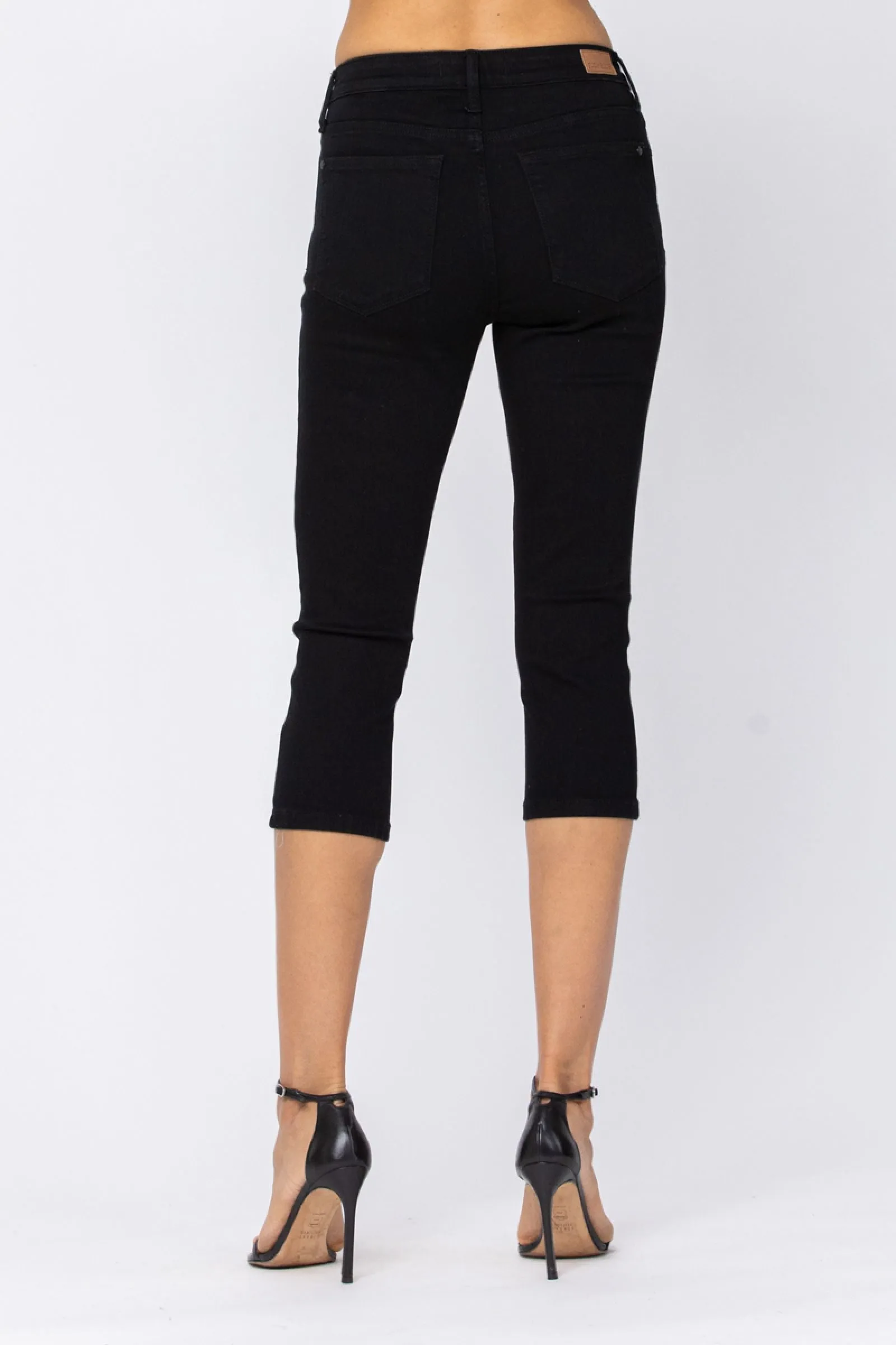 Judy Blue: Black Capri Denim