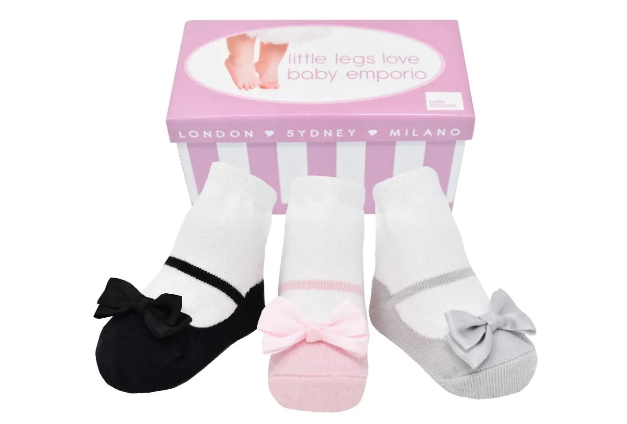 LITTLE PRETTIES shoe-design socks.  With satin bows and anti-slip soles. 3 pairs. 0-12 months