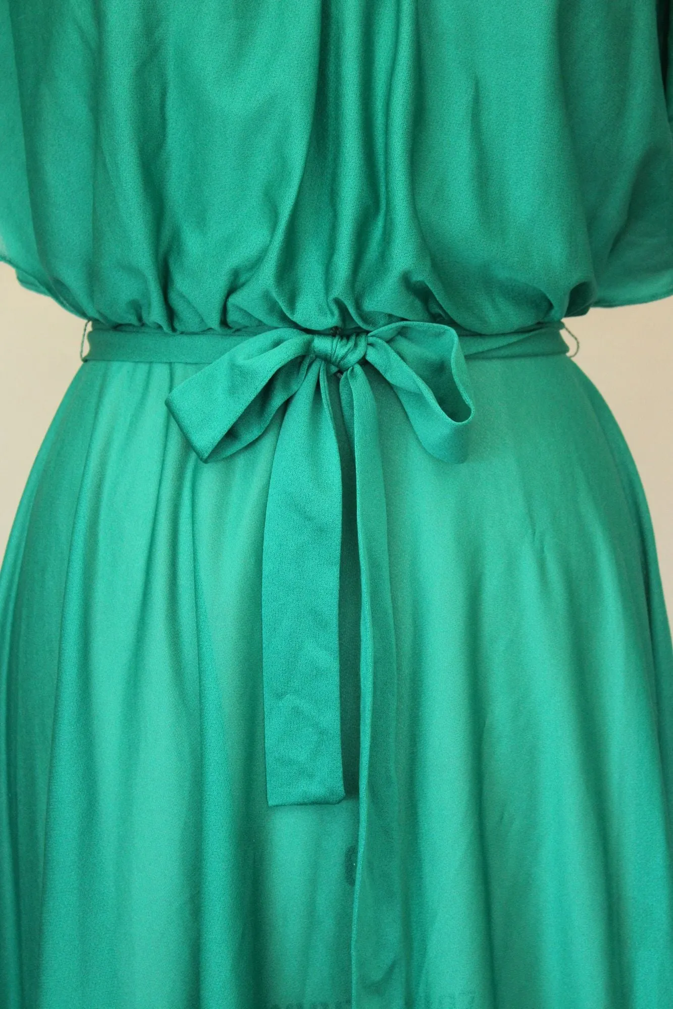 Vintage 1970s Green Dress with Belt and Flutter Sleeves