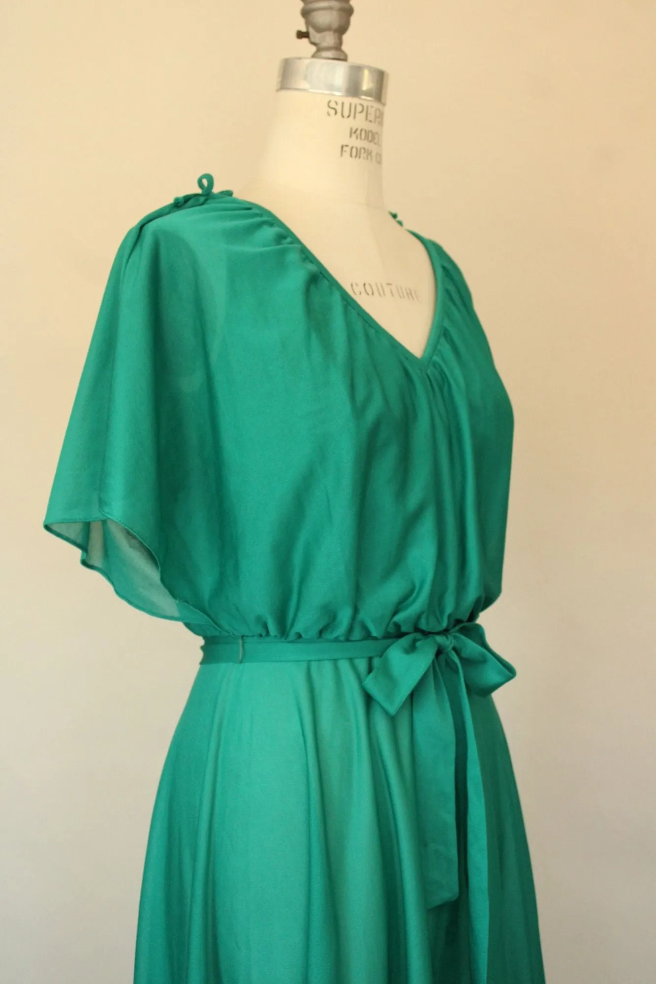 Vintage 1970s Green Dress with Belt and Flutter Sleeves